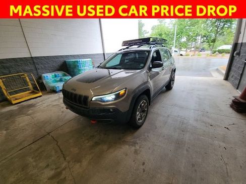 Used 2021 Jeep Cherokee Trailhawk w/ Sun, Sound & Nav Group AWD/4WD image 5