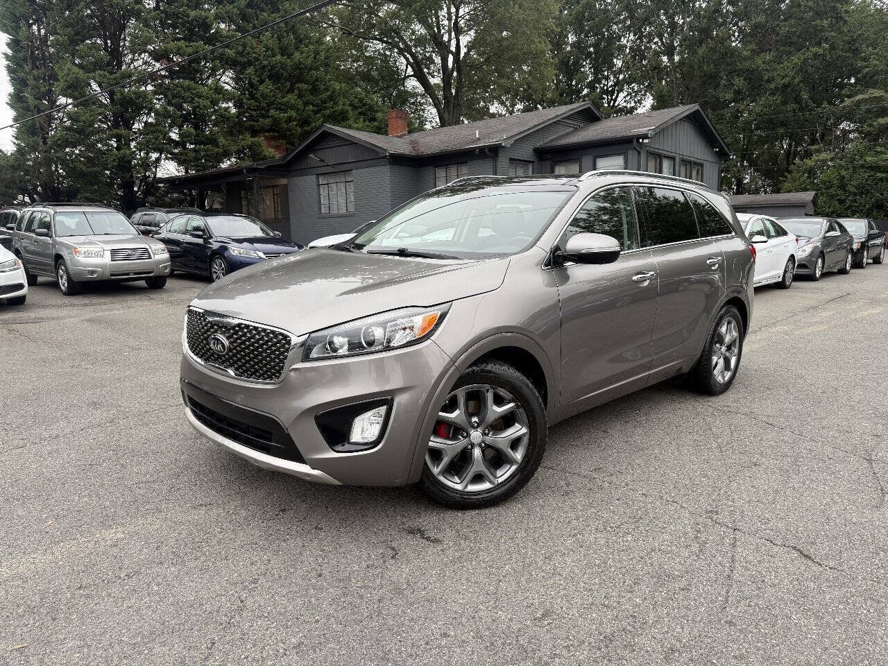 Used 2016 Kia Sorento SX FWD image 1