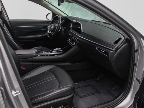Used 2021 Hyundai Sonata Limited w/ Preferred Accessory Package FWD image 18