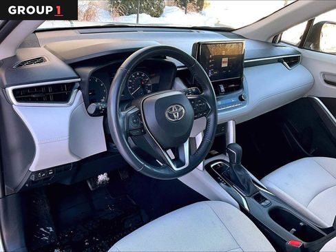 Used 2023 Toyota Corolla Cross LE w/ Moonroof Package image 18
