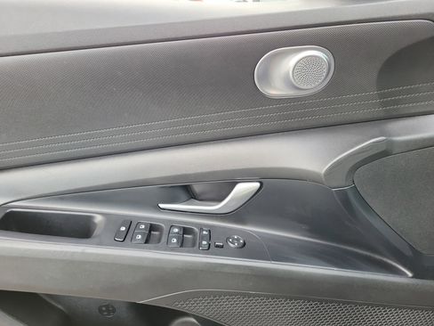 Used 2023 Hyundai Elantra SEL FWD image 17