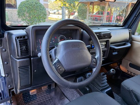 Used 2002 Jeep Wrangler Sport image 16