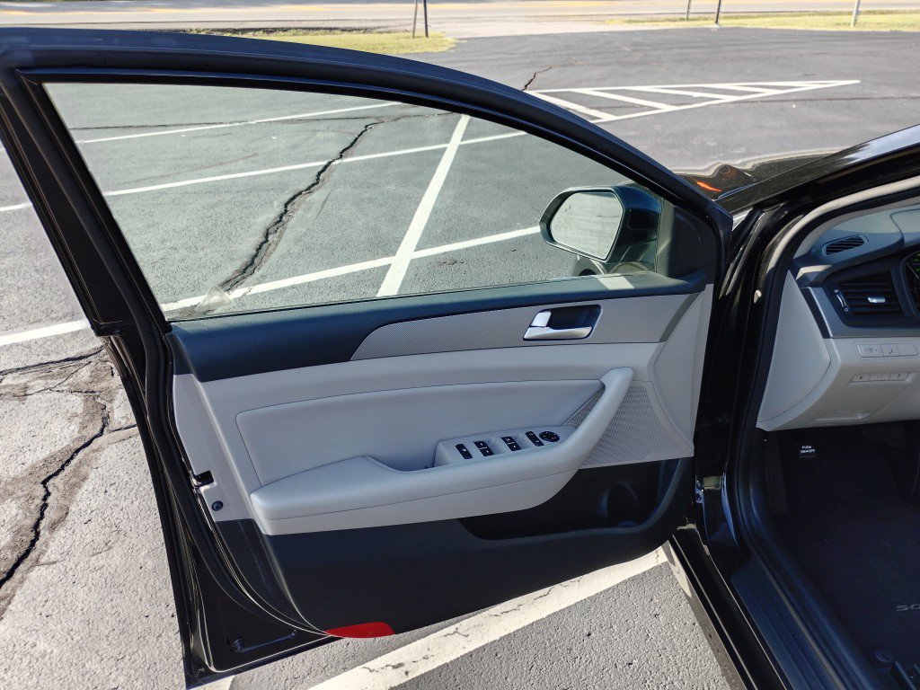 Used 2018 Hyundai Sonata SE FWD image 6