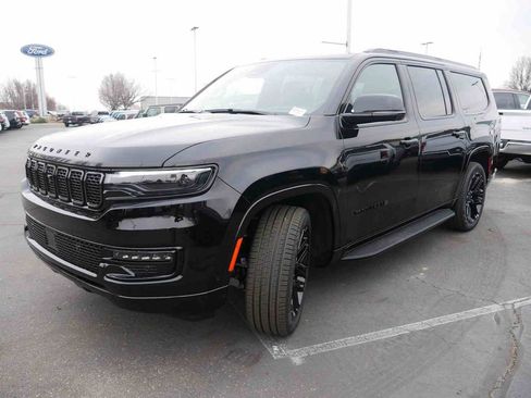 New 2025 Jeep Wagoneer L Series II image 3