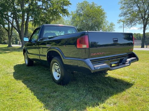Used 1994 Chevrolet S10 Pickup 2WD Regular Cab image 19