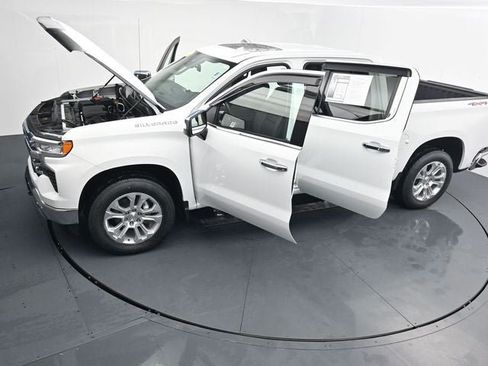 Used 2024 Chevrolet Silverado 1500 LTZ w/ LTZ Convenience Package II AWD/4WD image 40