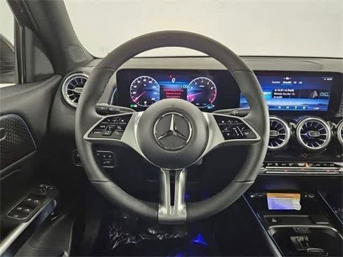 Certified 2025 Mercedes-Benz GLB 250 4MATIC image 98