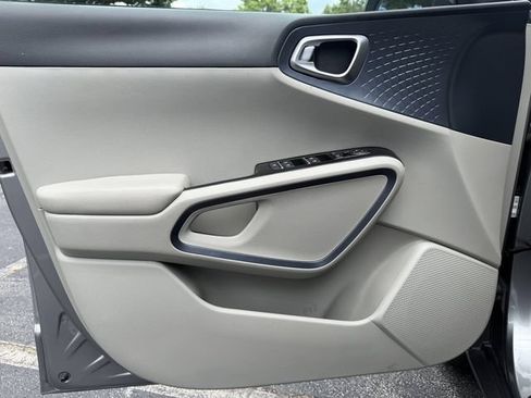 Certified 2025 Kia Soul EX FWD image 9