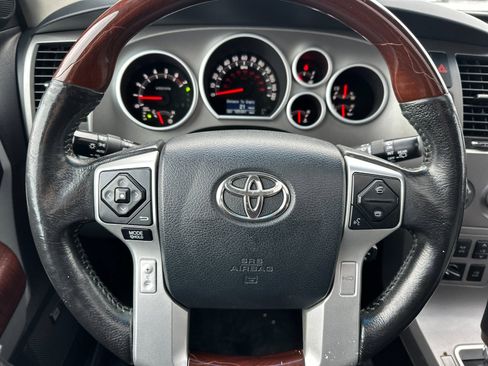 Used 2014 Toyota Sequoia Platinum image 25