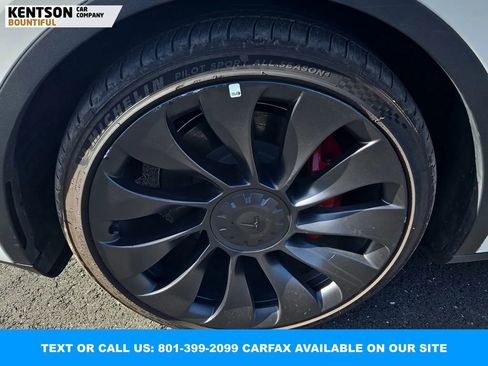 Used 2023 Tesla Model Y Performance image 2
