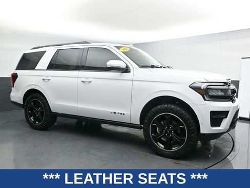 Used 2022 Ford Expedition Limited AWD/4WD image 2