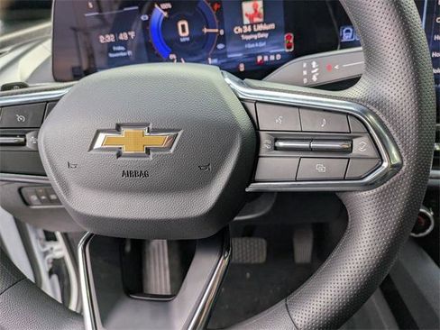 New 2026 Chevrolet Equinox EV LT image 15