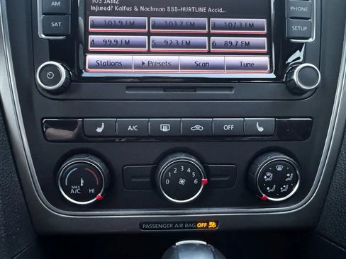 Used 2015 Volkswagen Passat 1.8T Limited Edition image 25