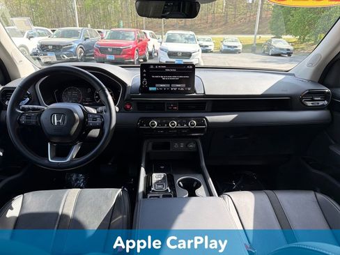 Used 2023 Honda Pilot Touring image 16