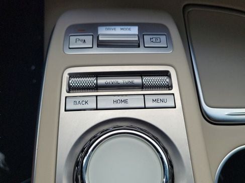 Used 2023 Genesis GV70 2.5T w/ Select Package AWD/4WD image 40