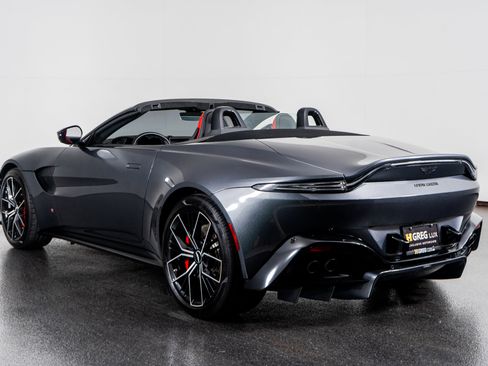 Used 2021 Aston Martin V8 Vantage Convertible image 15