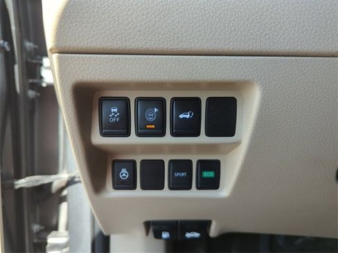 Used 2017 Nissan Rogue SL image 38