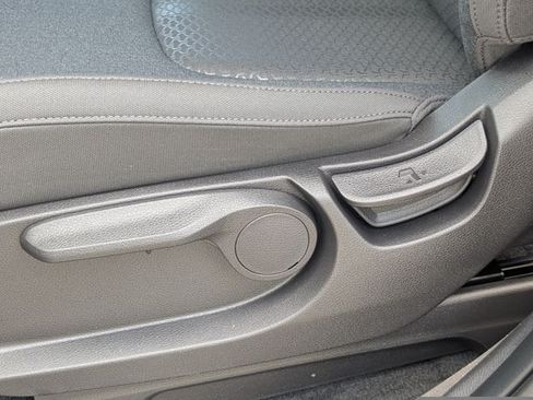 New 2027 Kia Carnival LX FWD image 21