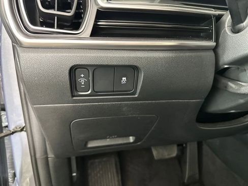 Used 2025 Kia Sorento LX FWD image 19