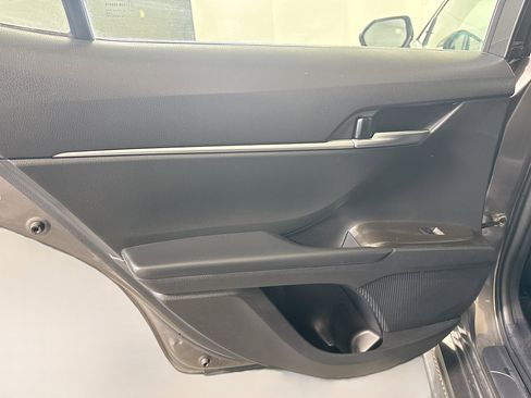 Used 2024 Toyota Camry SE image 25