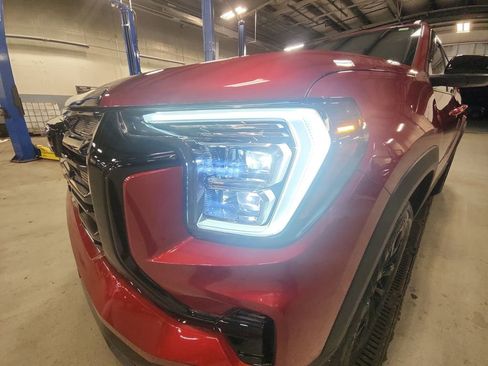 Certified 2025 GMC Terrain Elevation w/ Black Edition AWD/4WD image 30