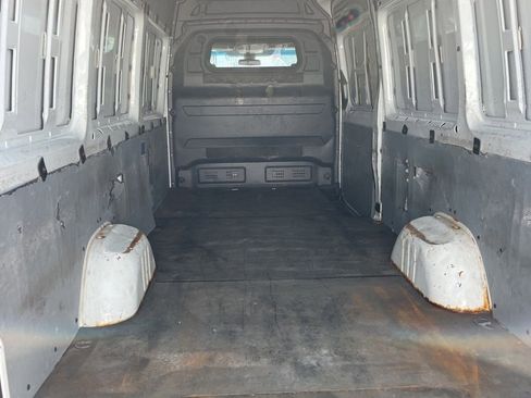Used 2019 Mercedes-Benz Sprinter 170 Cargo image 12