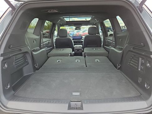 Used 2025 Buick Enclave Sport Touring w/ Power Package AWD/4WD image 11