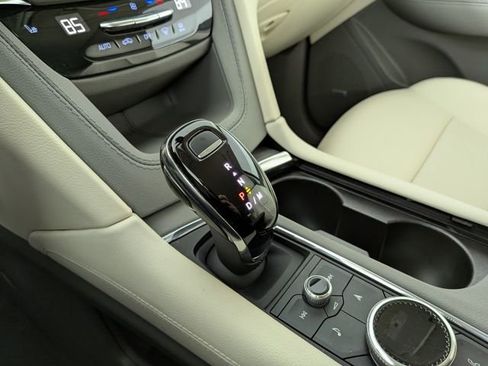 Certified 2024 Cadillac XT5 Premium Luxury FWD image 22