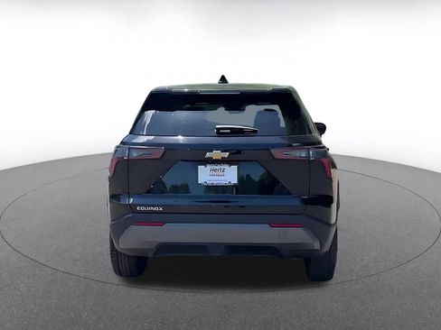 Used 2025 Chevrolet Equinox LT FWD image 12