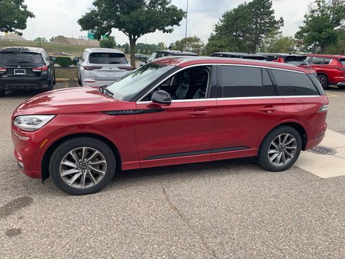 Used 2020 Lincoln Aviator Grand Touring w/ Equipment Group 301A AWD/4WD image 2