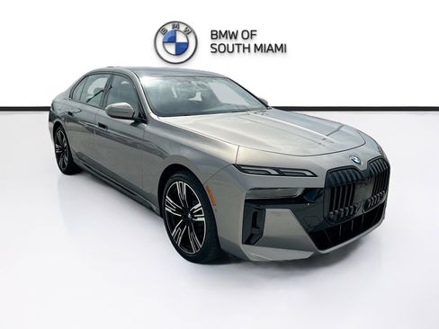 Used 2023 BMW 760i xDrive AWD/4WD image 1