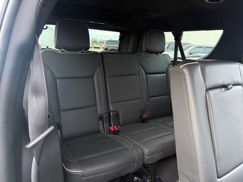 Used 2023 GMC Yukon XL SLT image 21