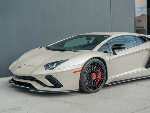 Used 2017 Lamborghini Aventador S image 27