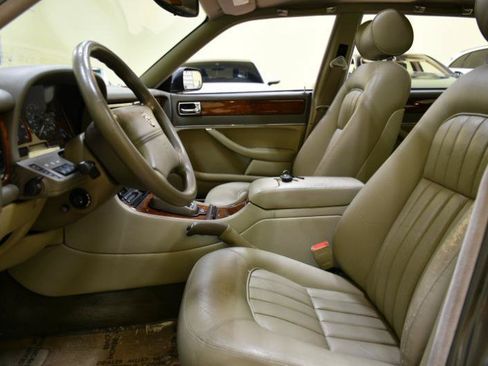 Used 1997 Jaguar XJ6 RWD image 28