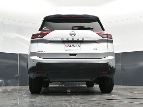 Used 2025 Nissan Rogue SV AWD/4WD image 57
