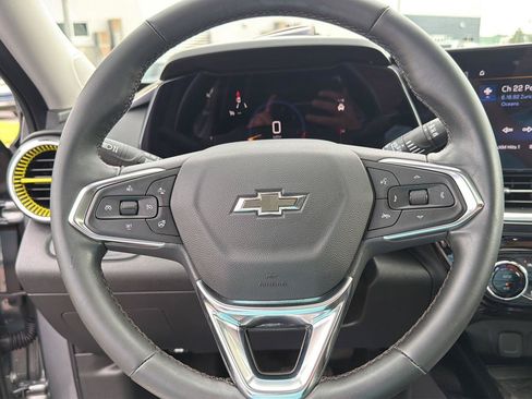 Used 2024 Chevrolet Trax ACTIV w/ Sunroof Package FWD image 19