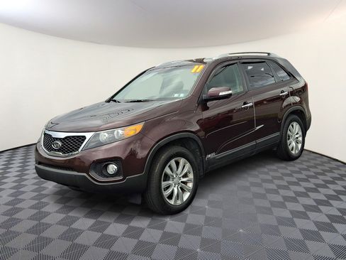 Used 2011 Kia Sorento LX w/ Convenience Pkg AWD/4WD image 2