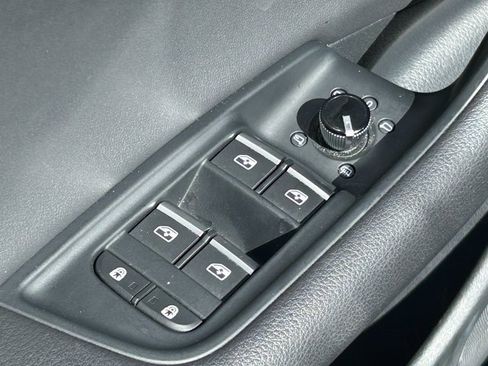 Used 2021 Audi Q8 Premium w/ Black Optic Package image 27