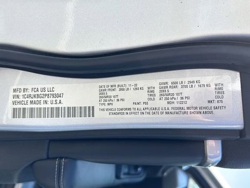 Certified 2023 Jeep Grand Cherokee L Limited AWD/4WD image 28