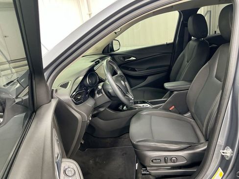 Used 2022 Buick Encore GX Select w/ Sport Touring Package FWD image 19