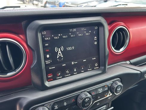 Used 2021 Jeep Gladiator Rubicon AWD/4WD image 14