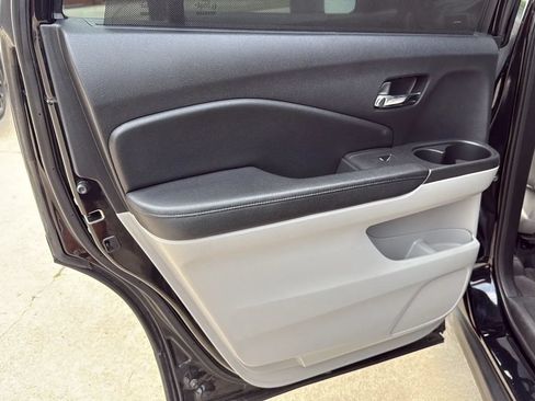 Used 2017 Honda Pilot Elite image 10