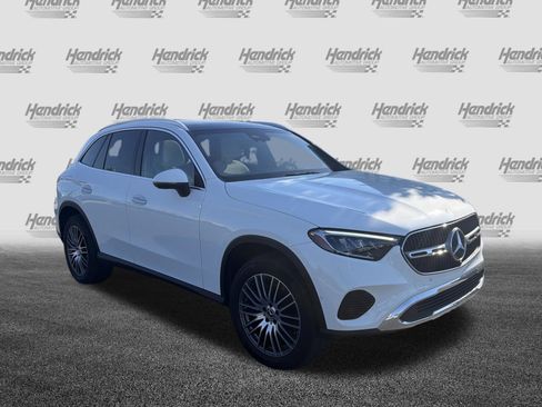 Used 2023 Mercedes-Benz GLC 300 4MATIC image 2