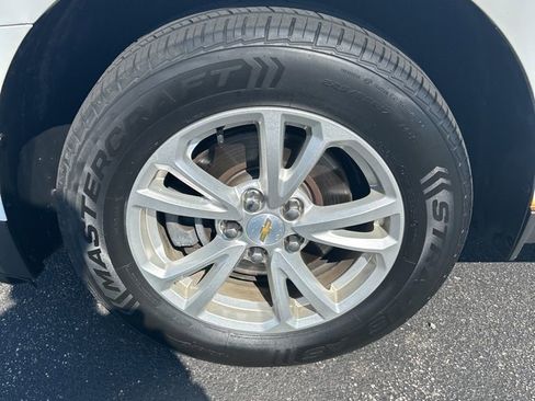 Used 2017 Chevrolet Equinox LT w/ Convenience Package image 7