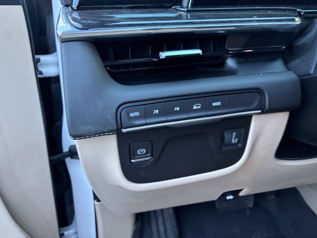 Used 2023 Cadillac Escalade Premium Luxury AWD/4WD image 12