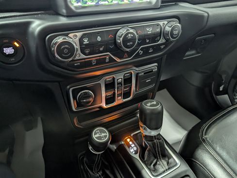 Used 2022 Jeep Wrangler Unlimited Sahara w/ LED Lighting Group image 27