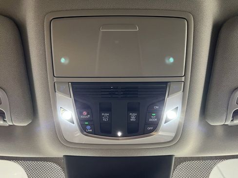 Certified 2024 Acura MDX SH-AWD w/ Technology Package image 9