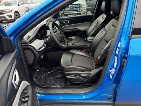 Used 2023 Jeep Compass Latitude image 15