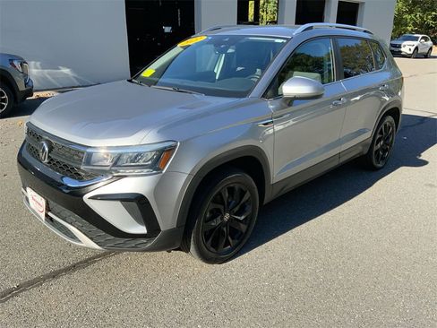 Used 2022 Volkswagen Taos SE w/ IQ.Drive SE Package image 34