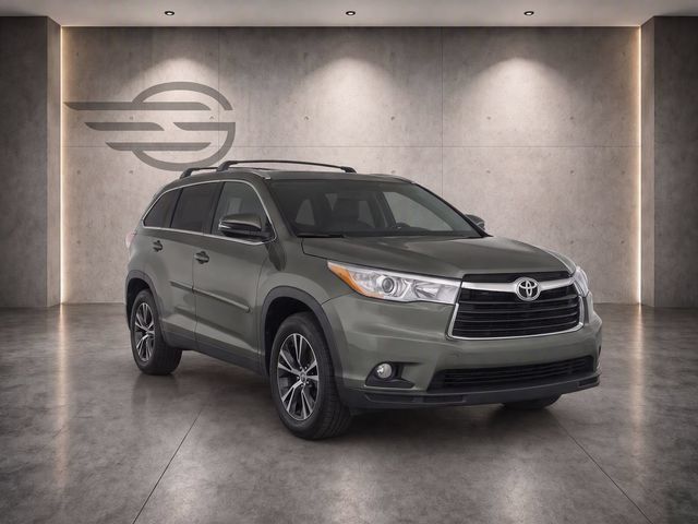 Used 2016 Toyota Highlander XLE FWD image 8